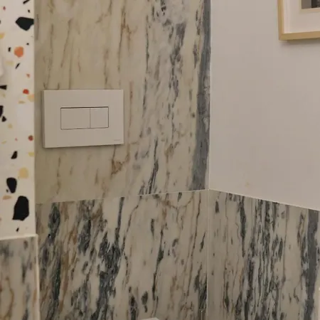 Stylish Near Timeout Market リスボン