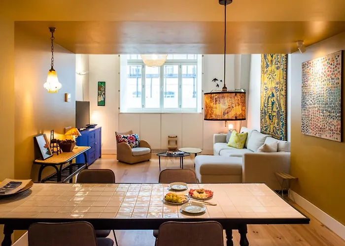 아파트 Stylish Near Timeout Market