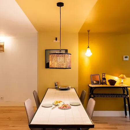 Stylish Near Timeout Market *